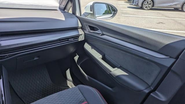 2025 Volkswagen Golf GTI SE