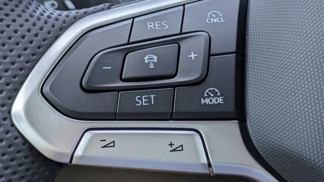 2025 Volkswagen Golf GTI SE