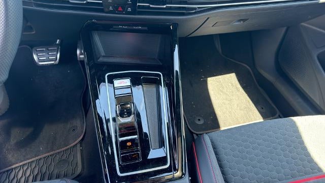 2025 Volkswagen Golf GTI SE