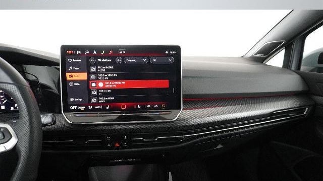 2025 Volkswagen Golf GTI SE
