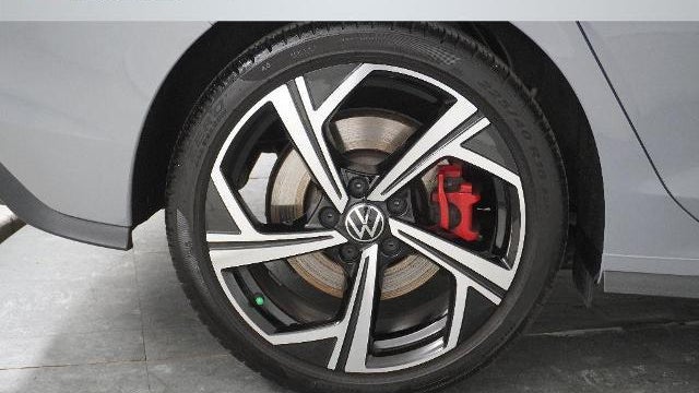 2025 Volkswagen Golf GTI SE