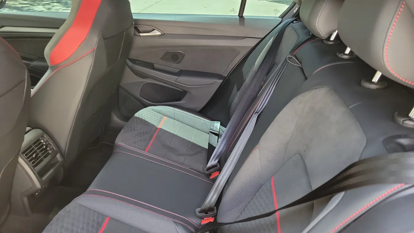 2026 Volkswagen Golf GTI SE