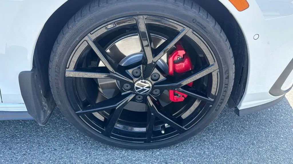 2024 Volkswagen Golf GTI 380 Autobahn