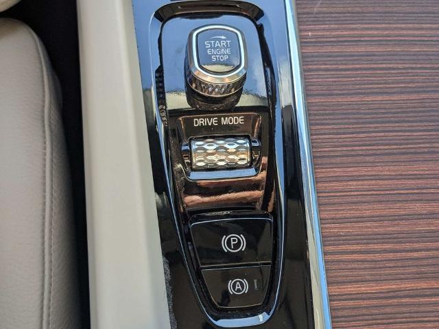 2020 Volvo V60 - $24,980