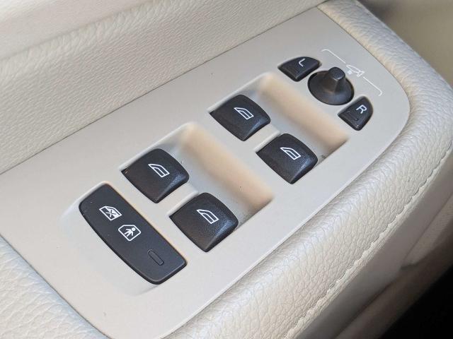 2020 Volvo V60 - $24,980