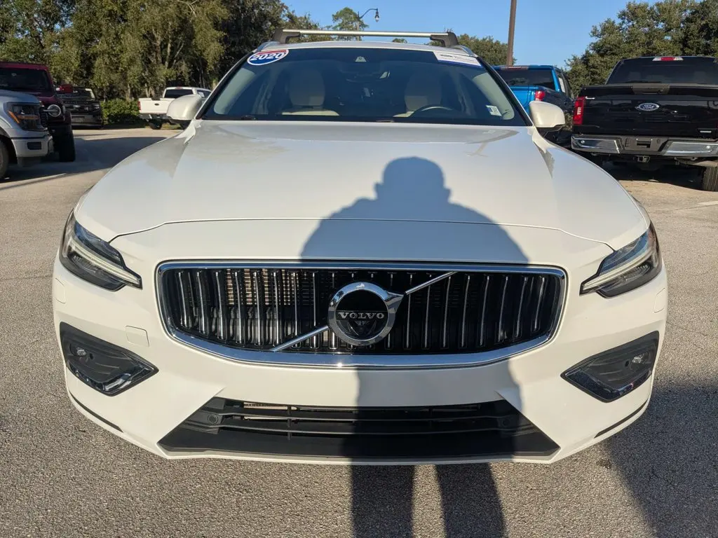 2020 Volvo V60 - $24,980