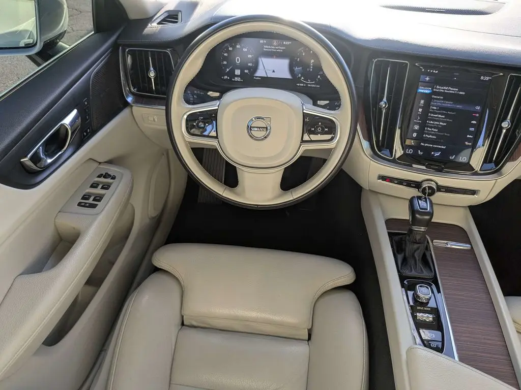 2020 Volvo V60 - $24,980