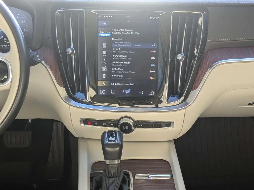 2020 Volvo V60 - $24,980