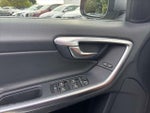 2016 S60 Thumbnail 15