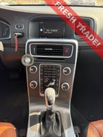 2016 S60 Thumbnail 15