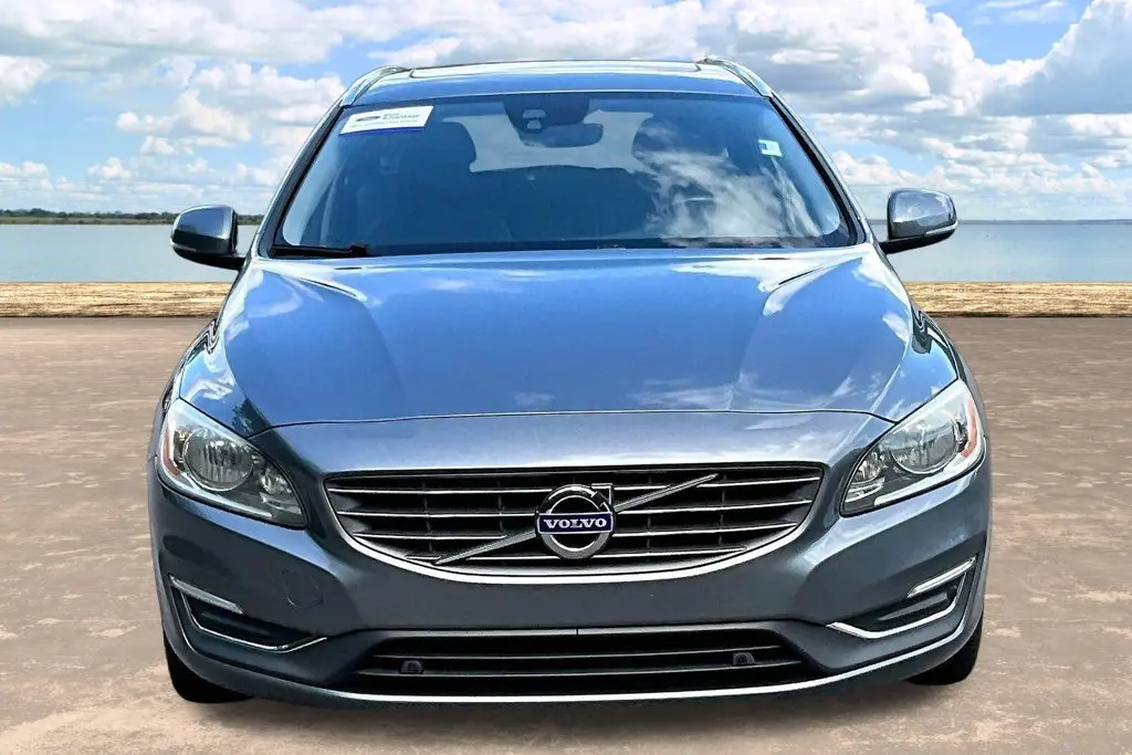 2017 Volvo V60 - $9,750
