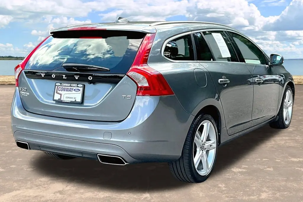 2017 Volvo V60 - $9,750