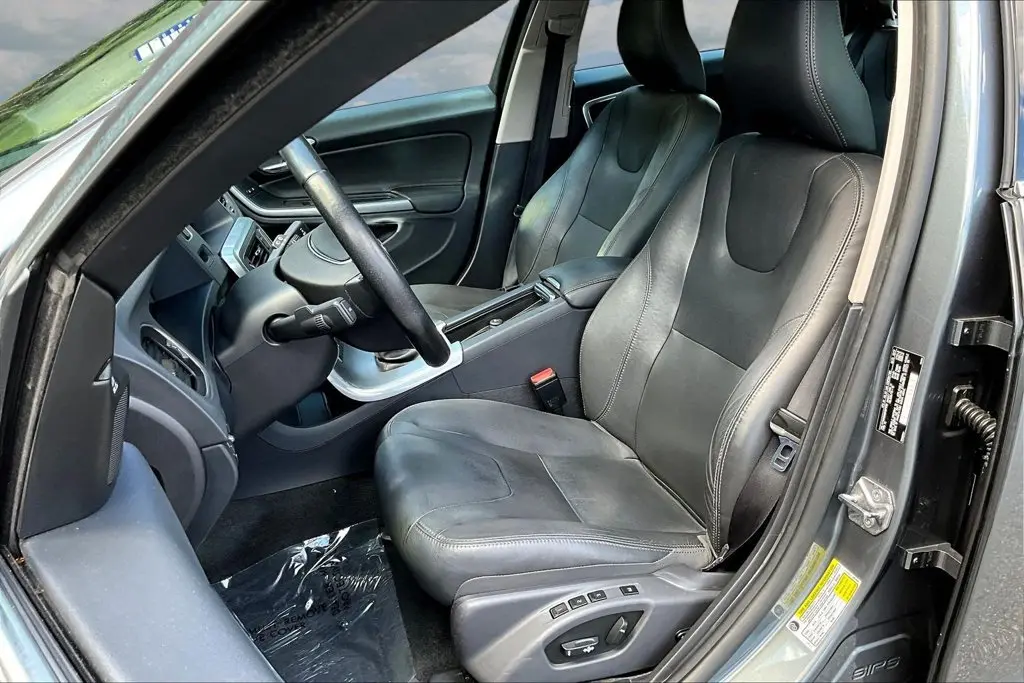 2017 Volvo V60 - $9,750