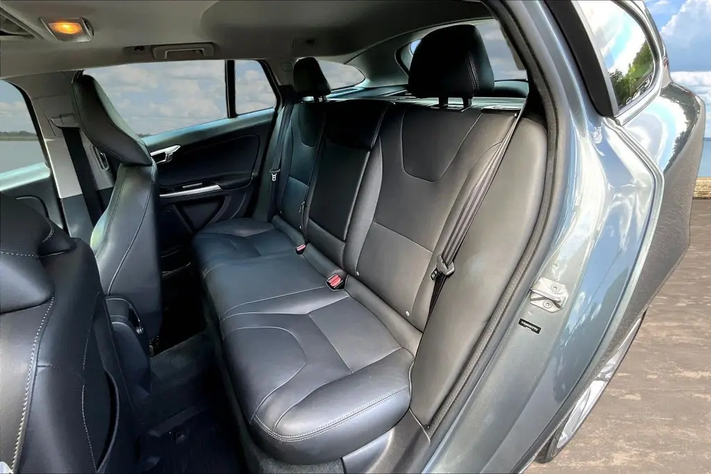 2017 Volvo V60 - $9,750