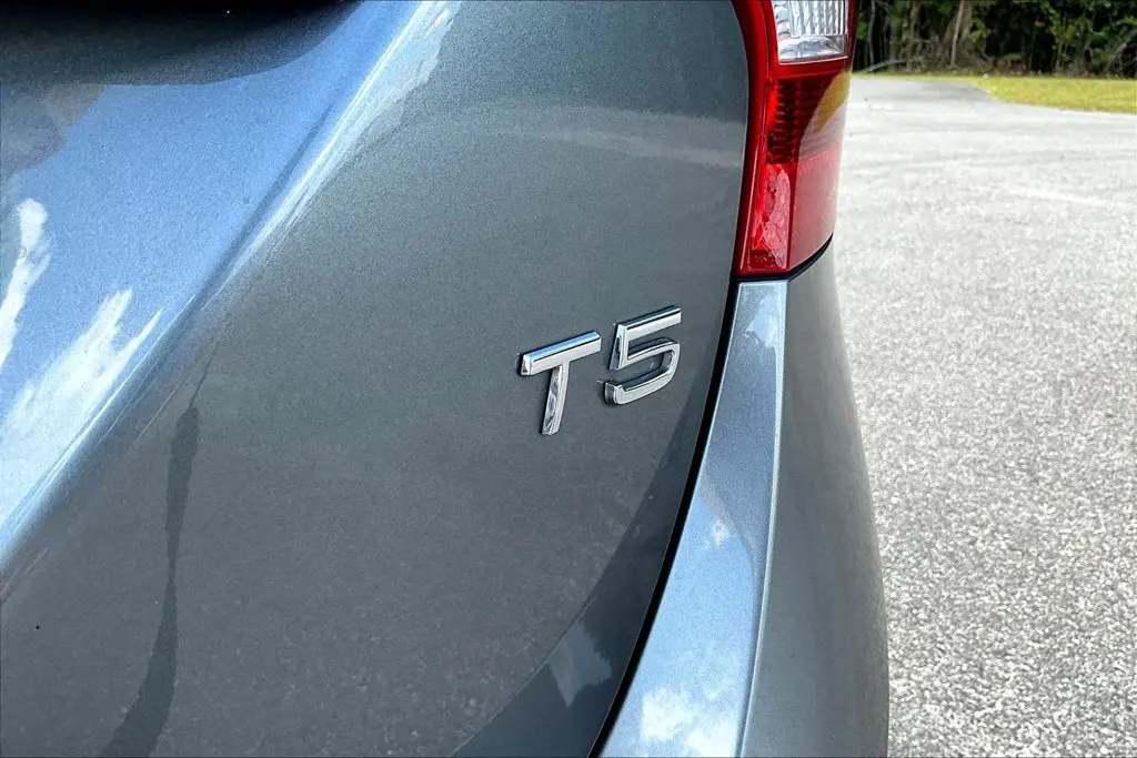 2017 Volvo V60 - $9,750