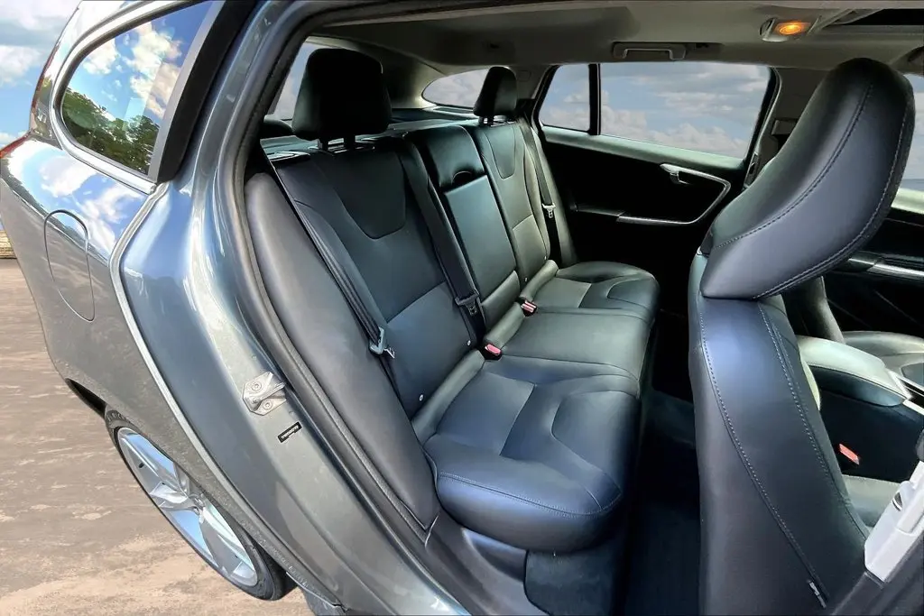 2017 Volvo V60 - $9,750
