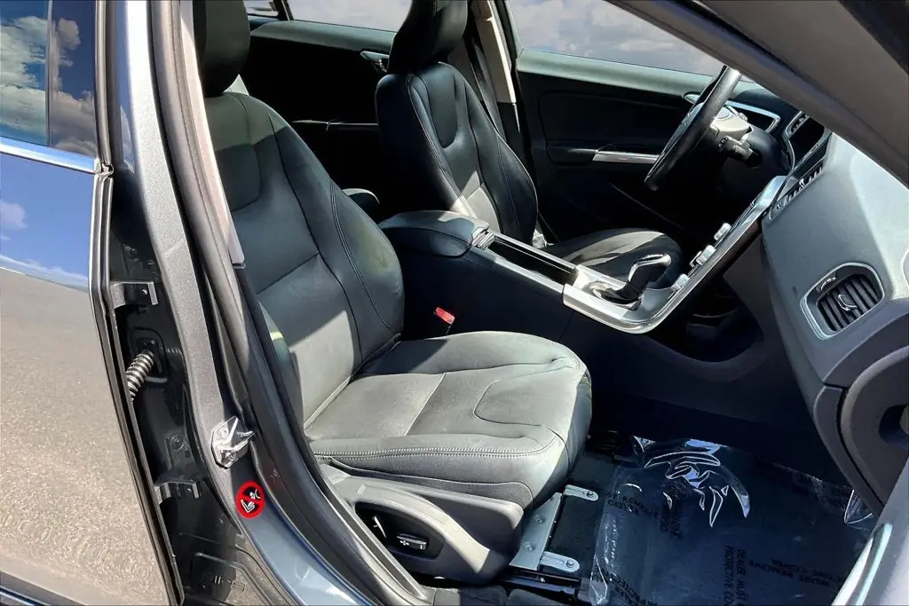 2017 Volvo V60 - $9,750