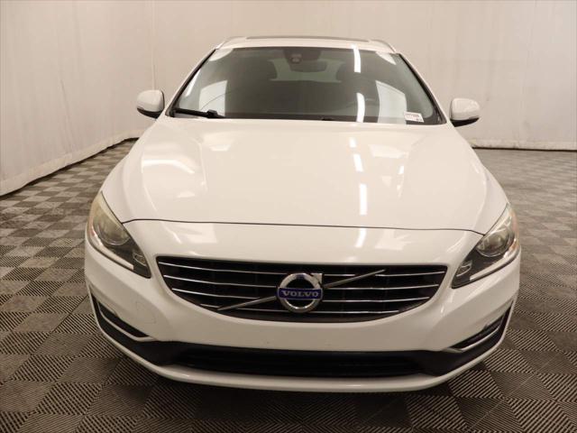 2016 Volvo V60 - $10,287