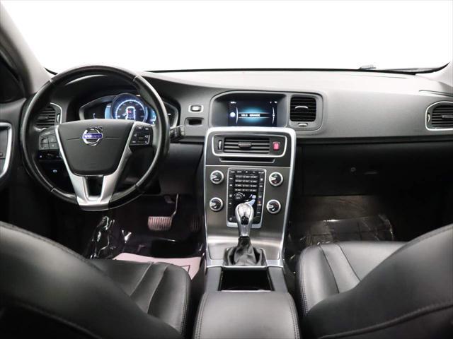 2016 Volvo V60 - $10,287