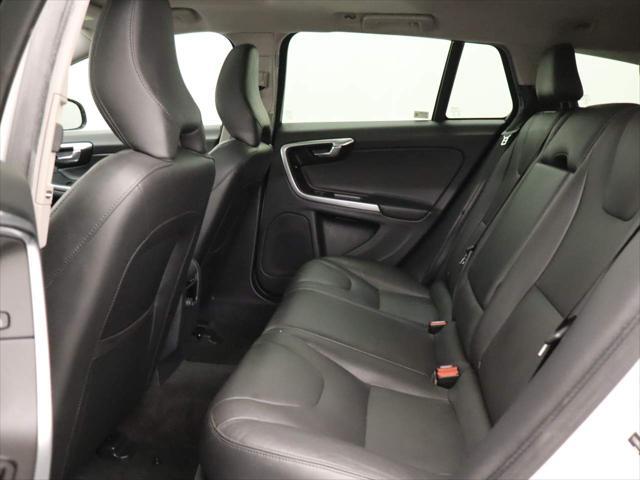2016 Volvo V60 - $10,287