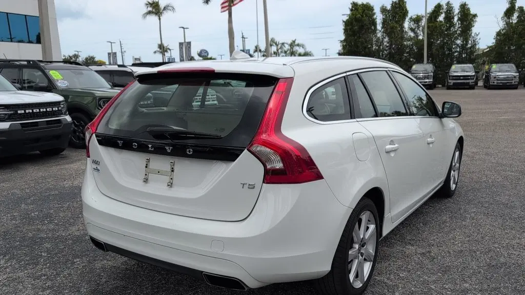2016 Volvo V60 T5 Drive-E Premier