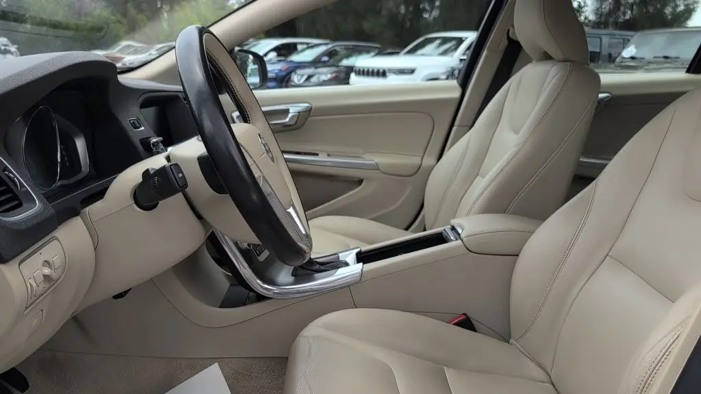 2016 Volvo V60 T5 Drive-E Premier