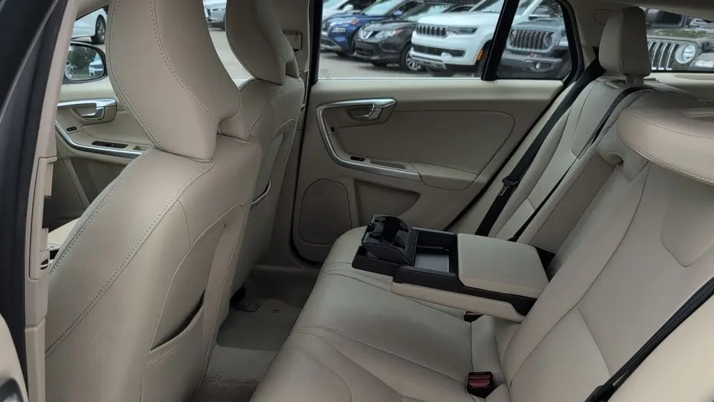 2016 Volvo V60 T5 Drive-E Premier