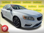 2017 S60 Thumbnail 1
