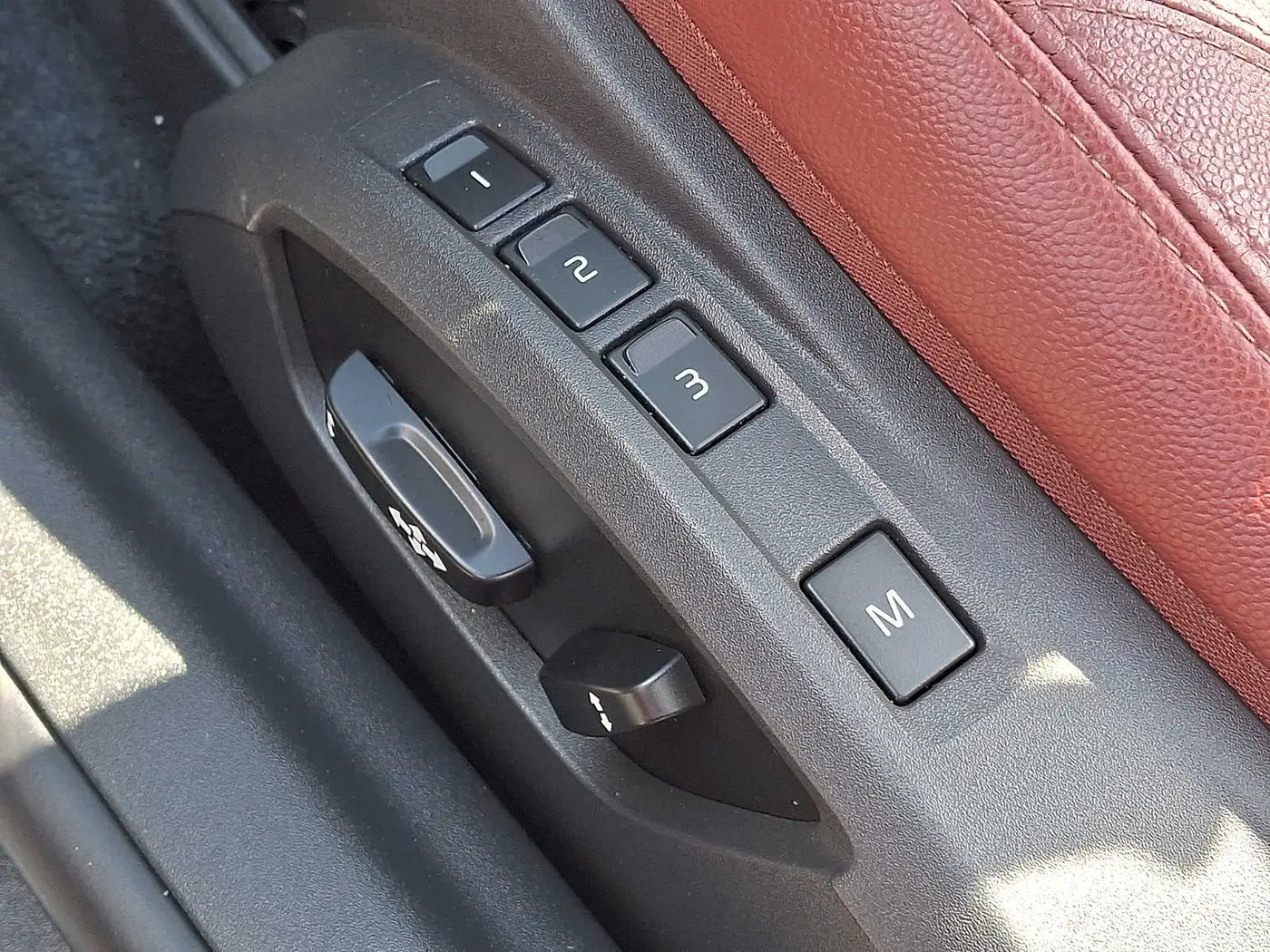 2013 Volvo C70 - $10,487