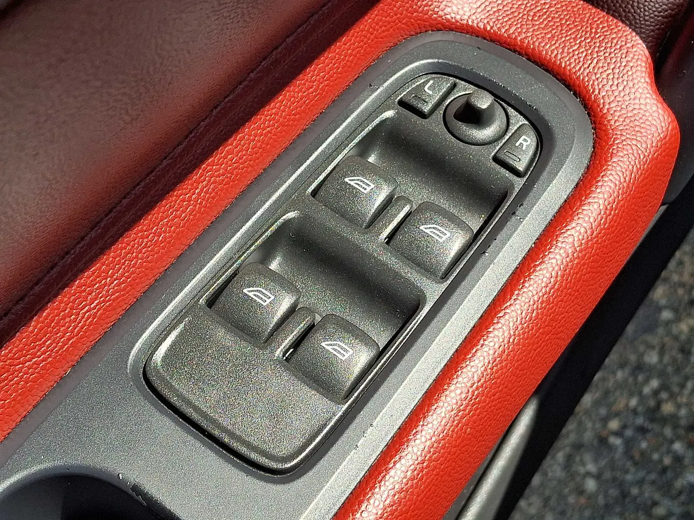 2013 Volvo C70 - $10,487