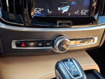 2017 S90 Thumbnail 17