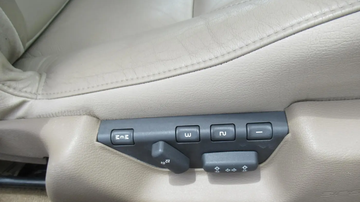 2004 Volvo C70 HPT