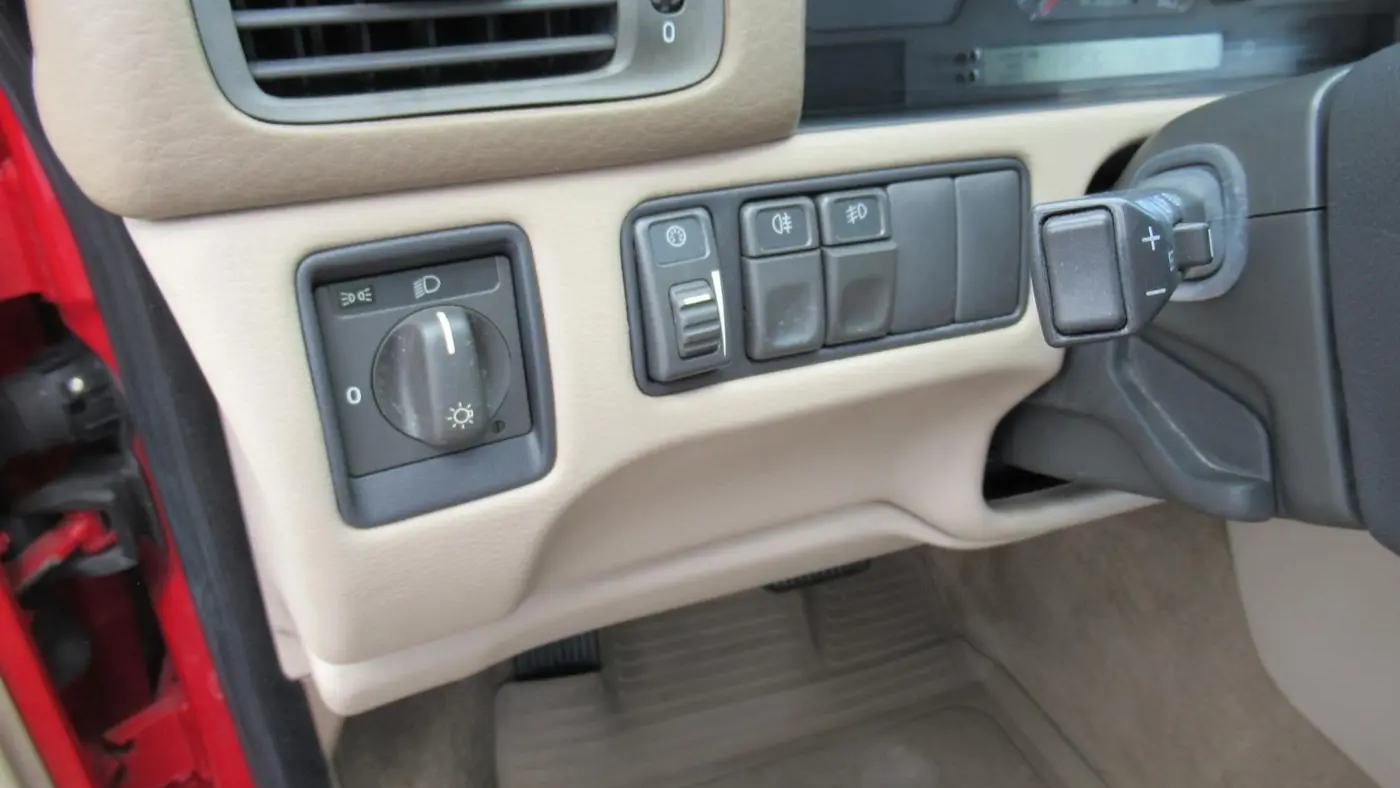 2004 Volvo C70 HPT