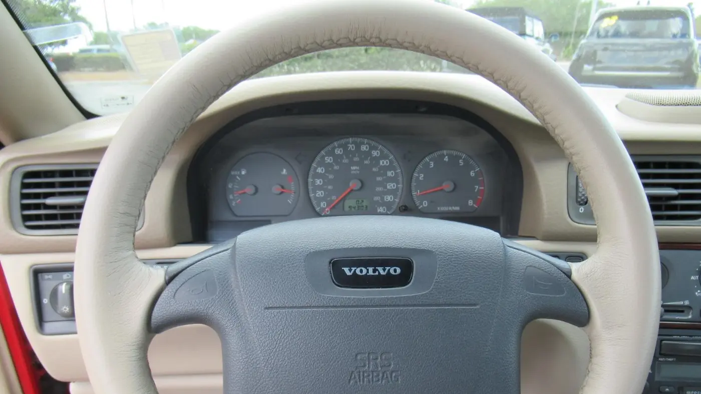 2004 Volvo C70 HPT