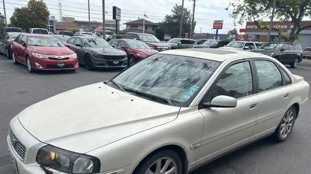 Preowned 2004 Volvo S80 2.5T for Sale