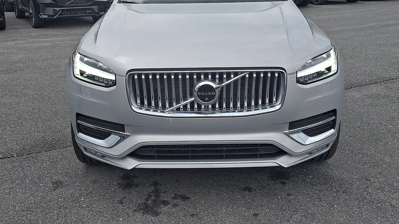 2023 Volvo XC90 B6 Ultimate Bright Theme 6P