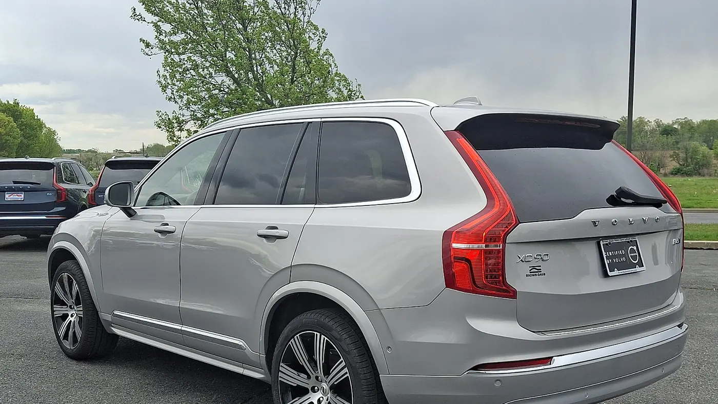 2023 Volvo XC90 B6 Ultimate Bright Theme 6P