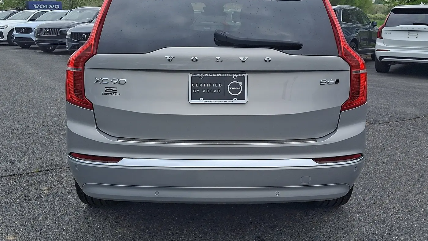 2023 Volvo XC90 B6 Ultimate Bright Theme 6P