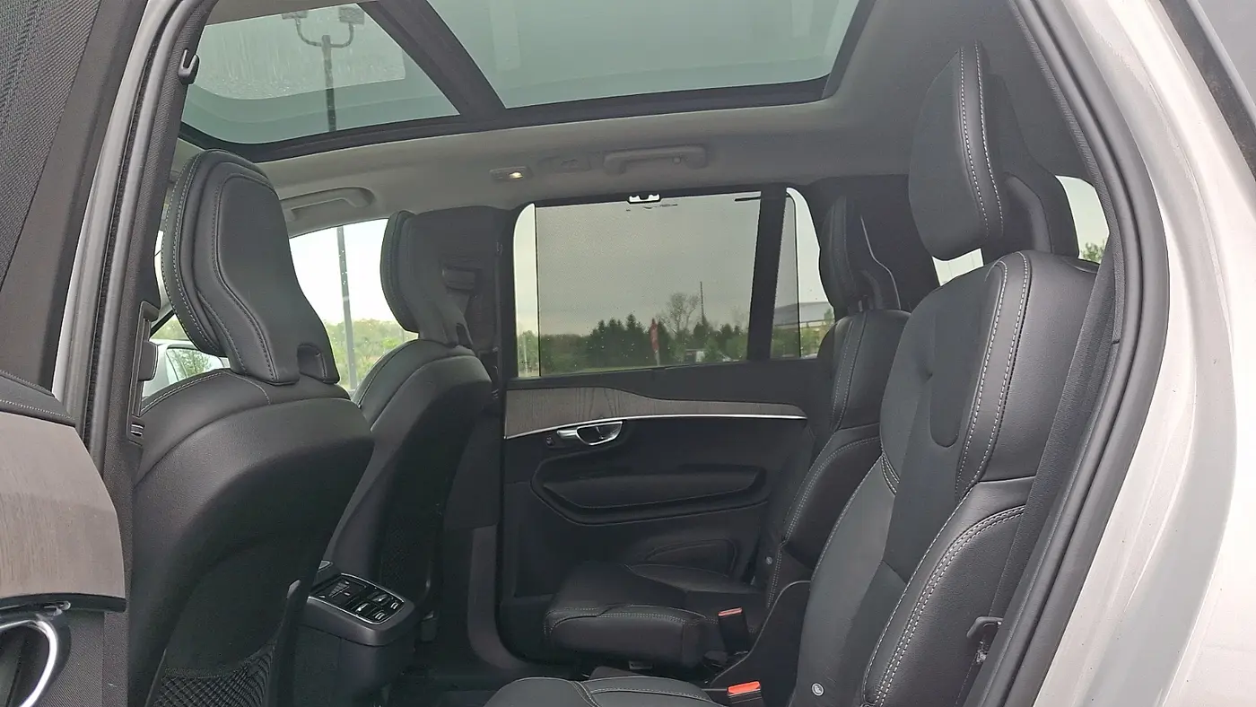 2023 Volvo XC90 B6 Ultimate Bright Theme 6P