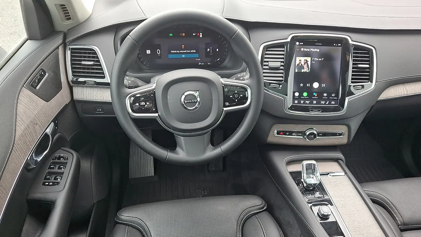 2023 Volvo XC90 B6 Ultimate Bright Theme 6P