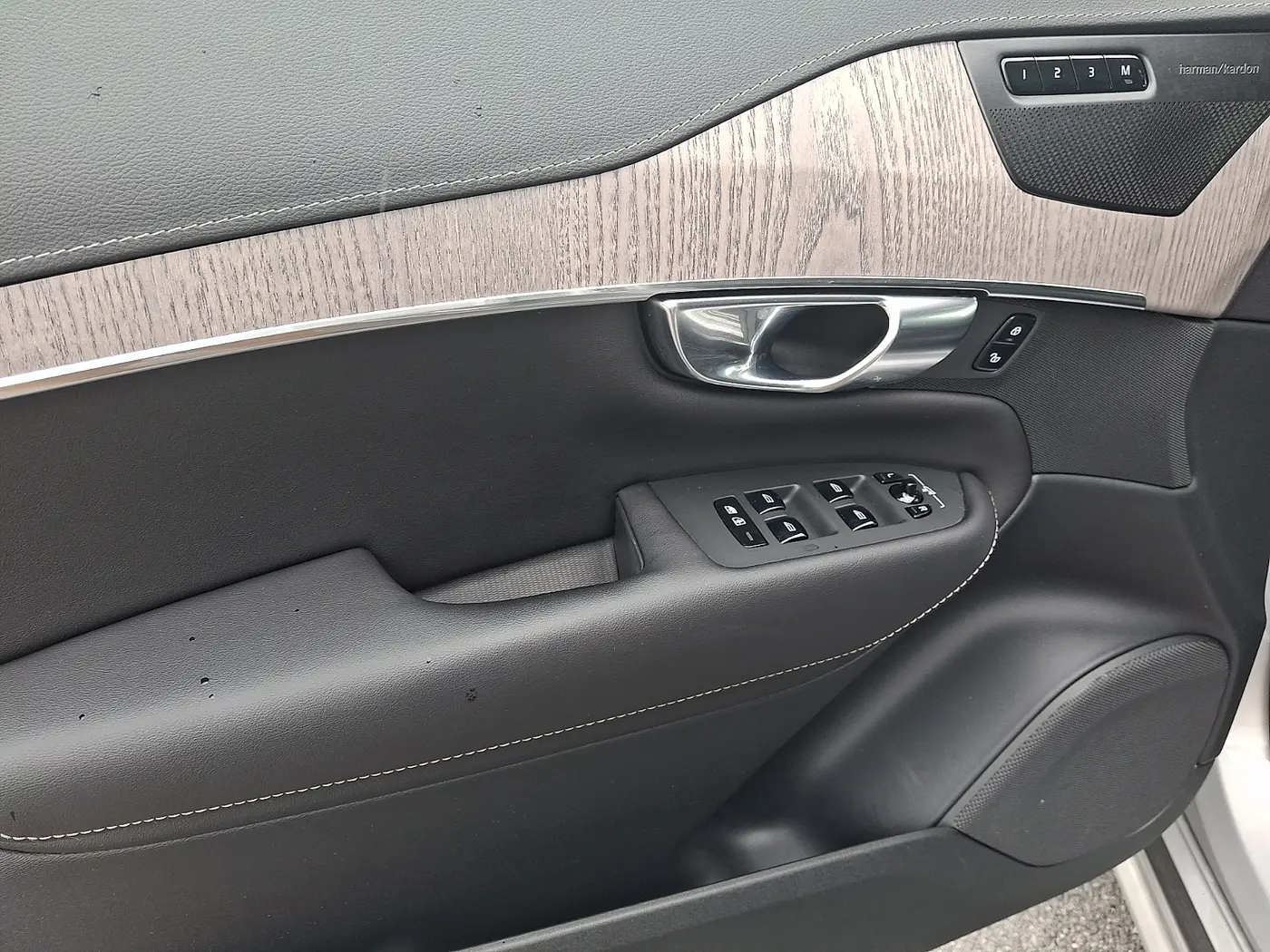 2023 Volvo XC90 - $49,833