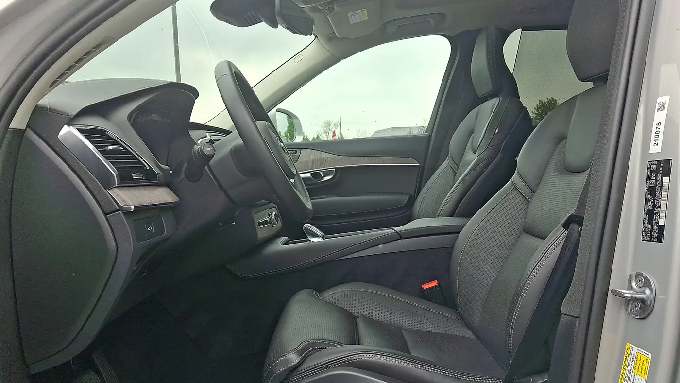 2023 Volvo XC90 B6 Ultimate Bright Theme 6P