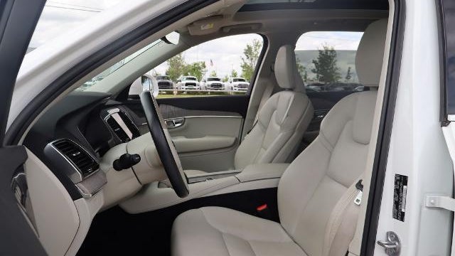 2023 Volvo XC90 B6 Plus Bright Theme 6P