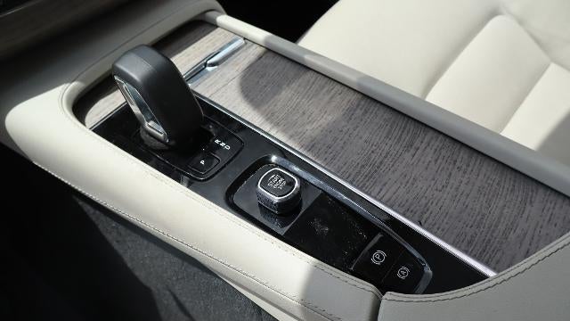 2023 Volvo XC90 B6 Plus Bright Theme 6P