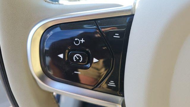 2023 Volvo XC90 B6 Plus Bright Theme 6P