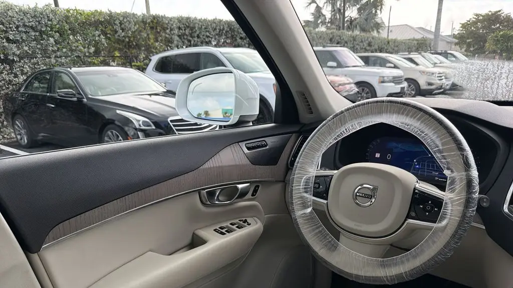 2023 Volvo XC90 B6 Plus Bright Theme 6P