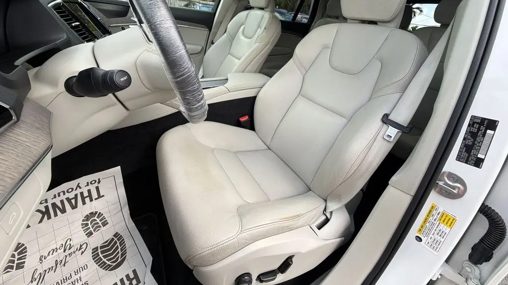 2023 Volvo XC90 B6 Plus Bright Theme 6P