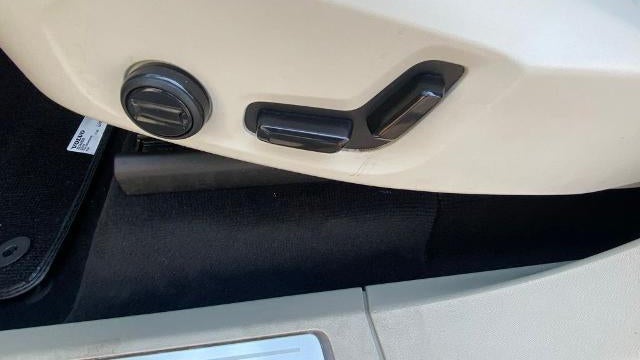 2023 Volvo XC90 B6 Plus Bright Theme 6P