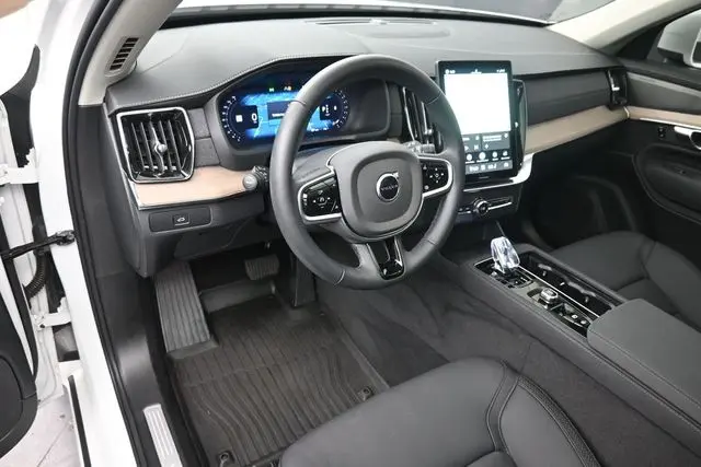 2025 Volvo XC90 - $48,595