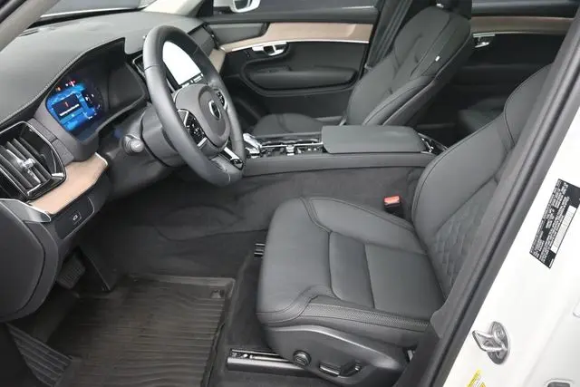 2025 Volvo XC90 - $48,595